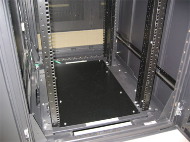 制震ラック（日東工業：ガルテクト）